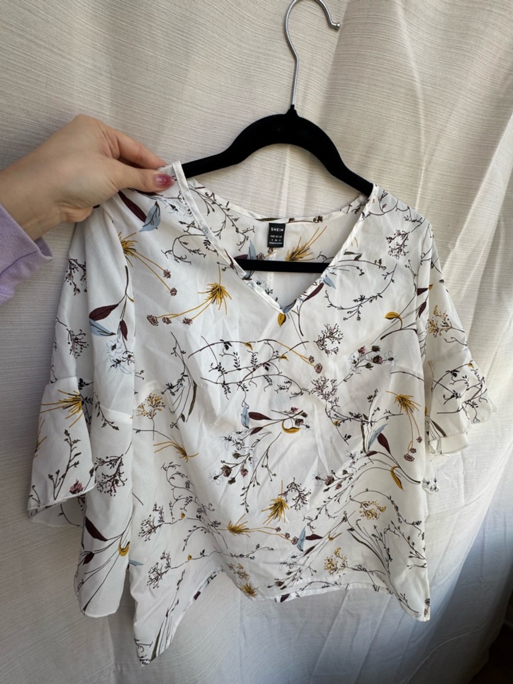 SHEIN Floral V-Neck Short Sleeve Top in White